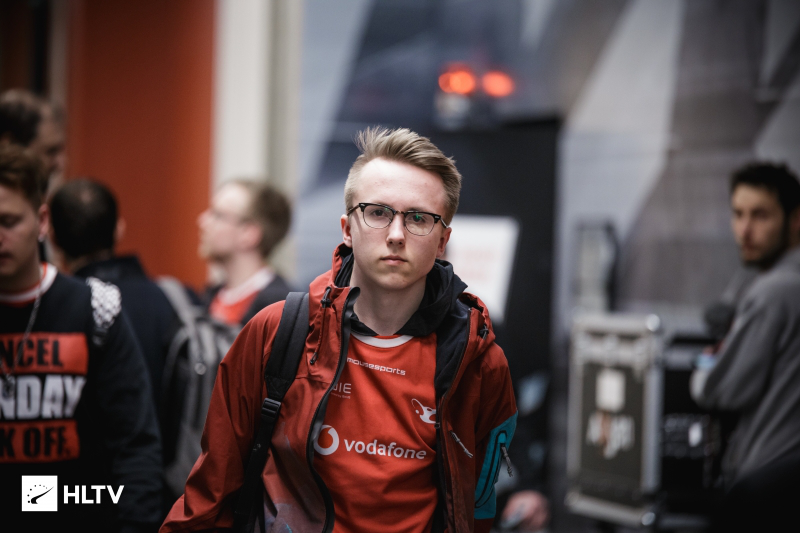 DRX公告：Kingen、Pyosik等选手以及一名工作人员确诊新冠