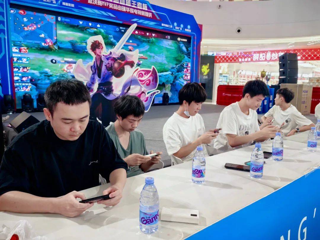 Assum ：选金克丝是因为训练赛打龙效果挺好的