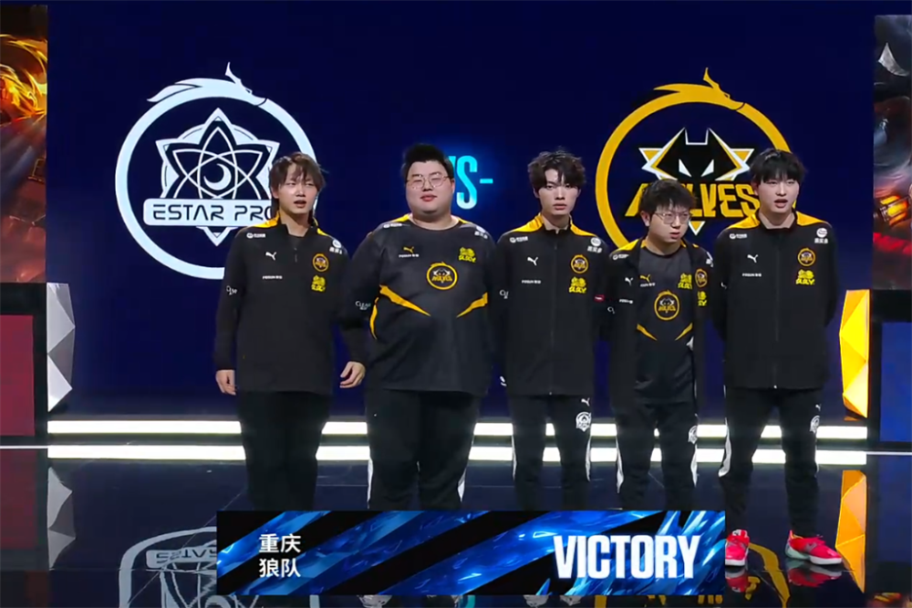 T1 3-1 GEN！队史第十座LCK奖杯，LCK史上第二支全胜夺冠队伍